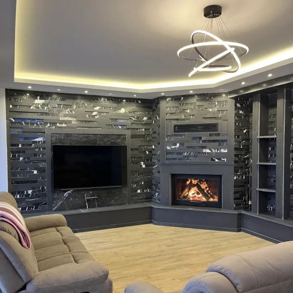 odunlu-somine-model-3-3 siyah mermer şömine ile sıcak yaşam alanı
