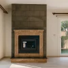 odunlu-somine-model-63-1 Model 63 klasik tarz odunlu şömine, bej mermer çerçevesi ve koyu taş arka paneliyle salonlarda zarif ve sıcak bir atmosfer oluşturan şık ısınma çözümü.