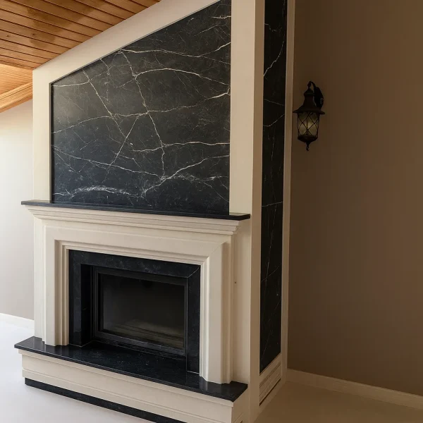 odunlu-somine-model-80-1 Model 80 siyah mermer klasik şömine yandan görünüm – krem çerçeveli zarif tasarım